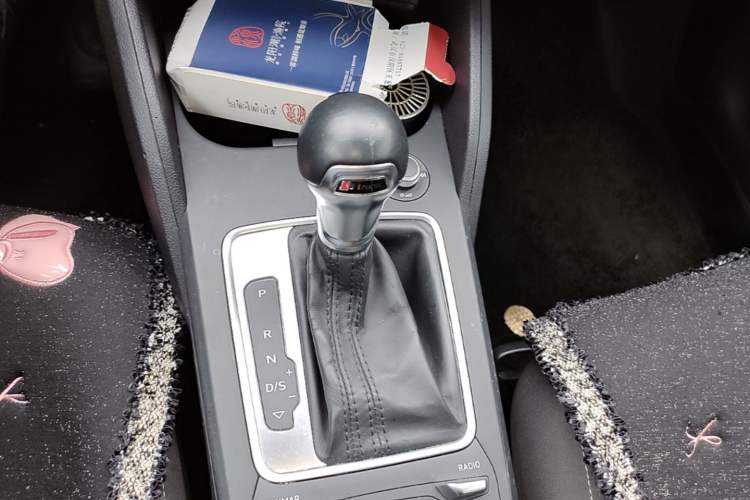 Used Audi Q2L 2021 35 TFSI Progressive Dynamic Edition Gear Lever