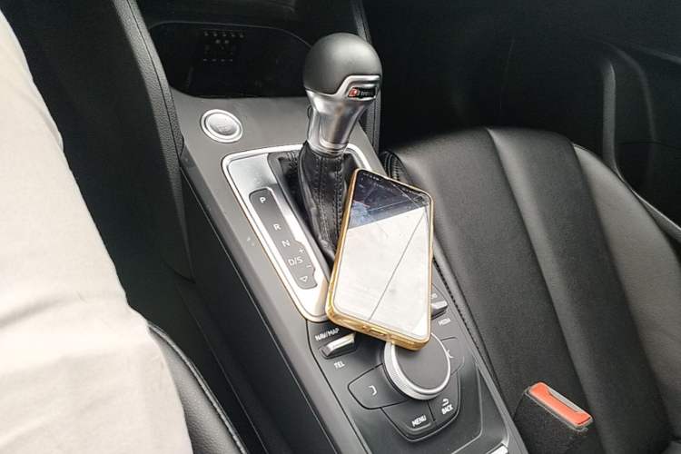 Used Audi Q2L 2021 35 TFSI Progressive Dynamic Edition Gear Lever