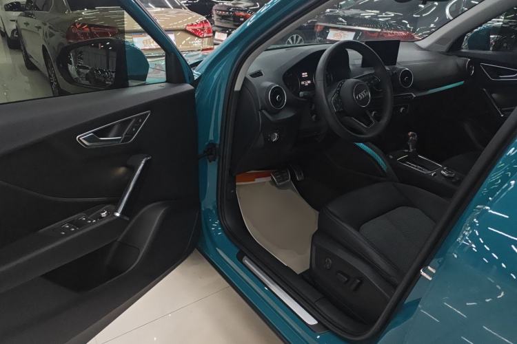 Used Audi Q2L 2021 35 TFSI Fashionable and Elegant Model Interior 3