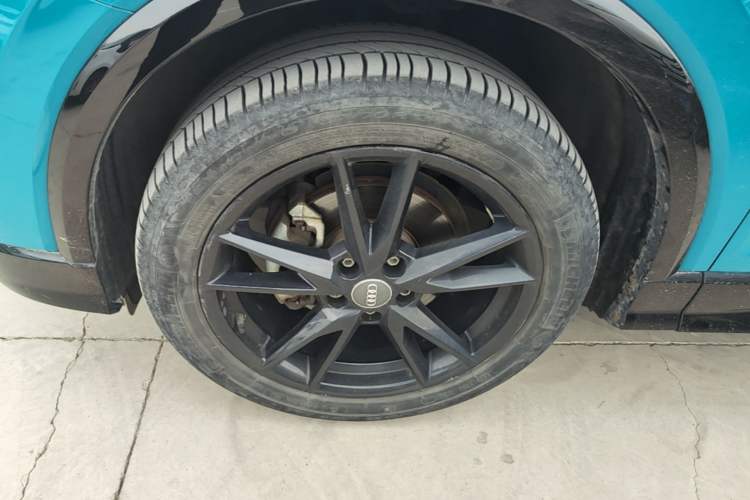 Used Audi Q2L 2021 35 TFSI Progressive Dynamic Edition Left Front Wheel Hub