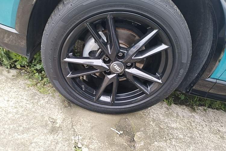 Used Audi Q2L 2021 35 TFSI Progressive Dynamic Edition Left Front Wheel Hub