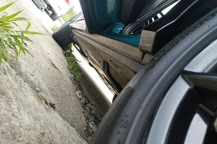 Used Audi Q2L 2021 35 TFSI Progressive Dynamic Edition Left Side Sill