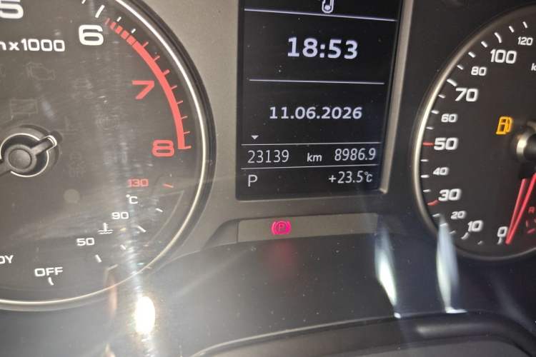Used Audi Q2L 2021 35 TFSI Progressive Dynamic Edition Odometer Close Up