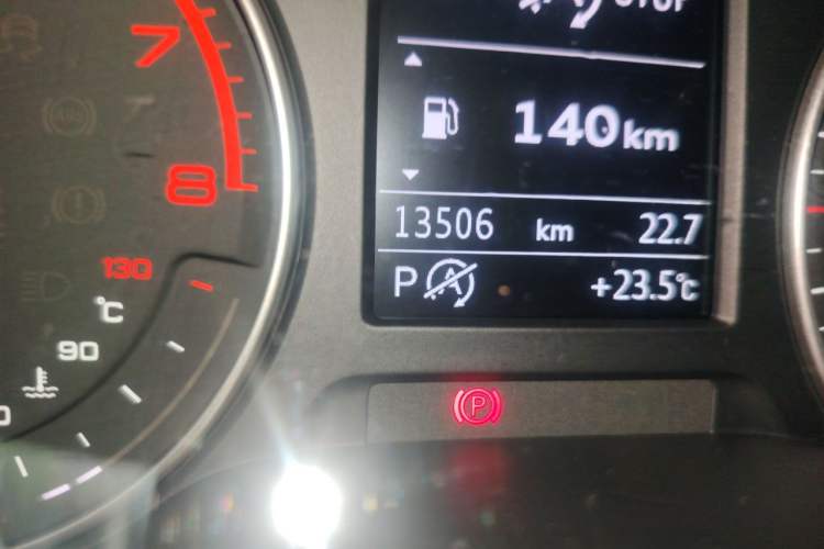 Used Audi Q2L 2021 35 TFSI Fashion Dynamic Model Odometer Close Up
