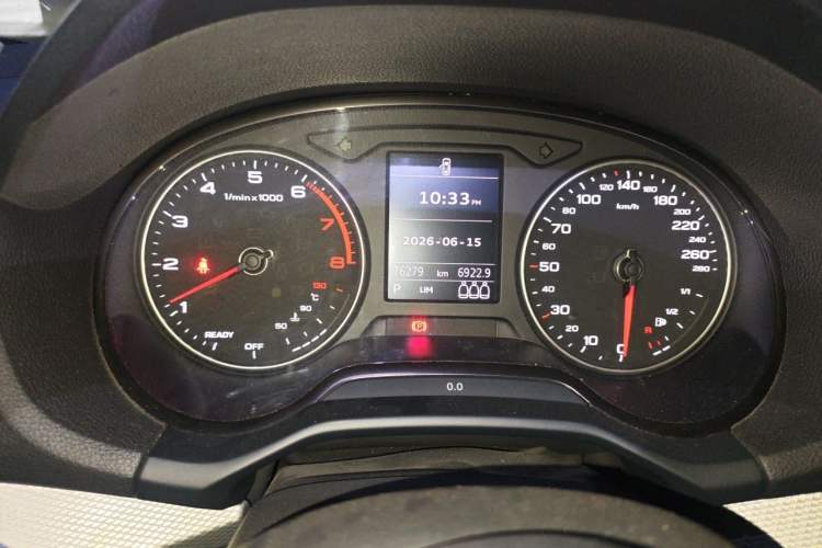 Used Audi Q2L 2021 35 TFSI Progressive Dynamic Edition Odometer Close Up