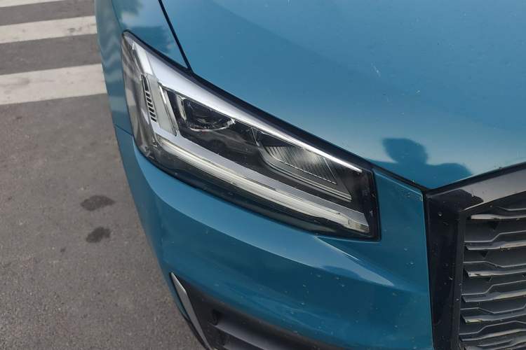Used Audi Q2L 2021 35 TFSI Fashion Dynamic Model Right Front Headlight