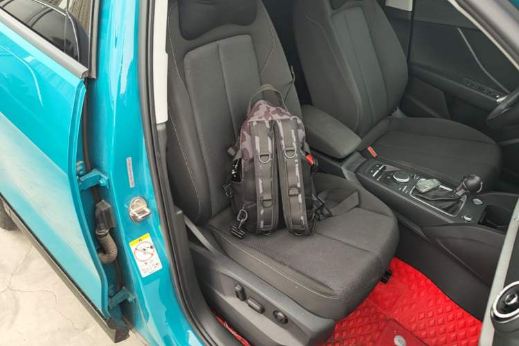 Used Audi Q2L 2021 35 TFSI Progressive Dynamic Edition Right Front Seat