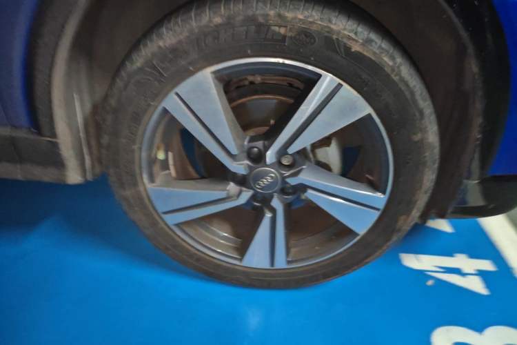Used Audi Q2L 2021 35 TFSI Fashion Dynamic Model Right Front Wheel Hub