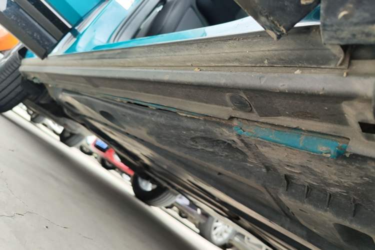 Used Audi Q2L 2021 35 TFSI Progressive Dynamic Edition Right Side Sill