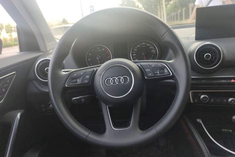 Used Audi Q2L 2021 35 TFSI Fashion Dynamic Model Steering Wheel