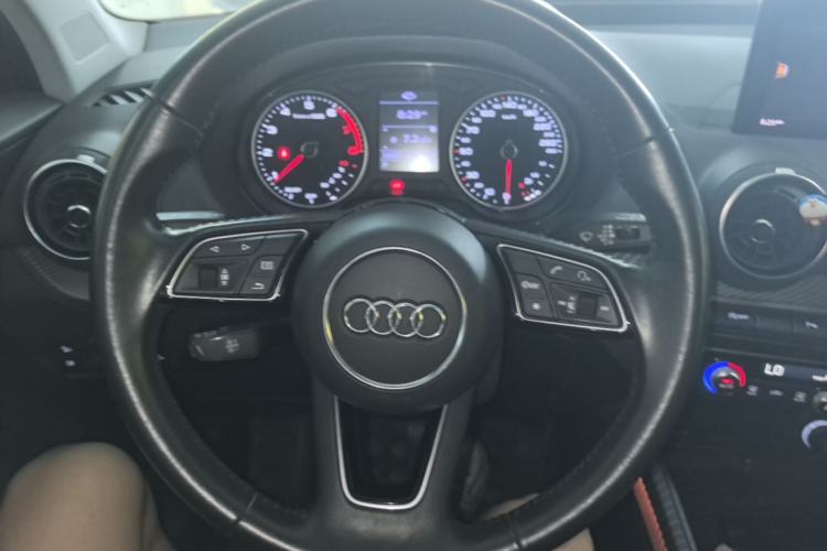 Used Audi Q2L 2021 35 TFSI Fashion Dynamic Model Steering Wheel