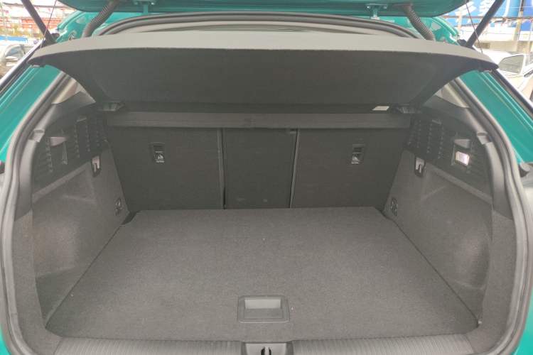 Used Audi Q2L 2021 35 TFSI Progressive Dynamic Edition Trunk