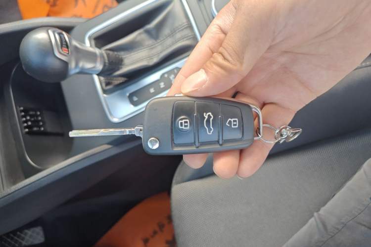 Used Audi Q2L 2021 35 TFSI Progressive Dynamic Edition Vehicle Key