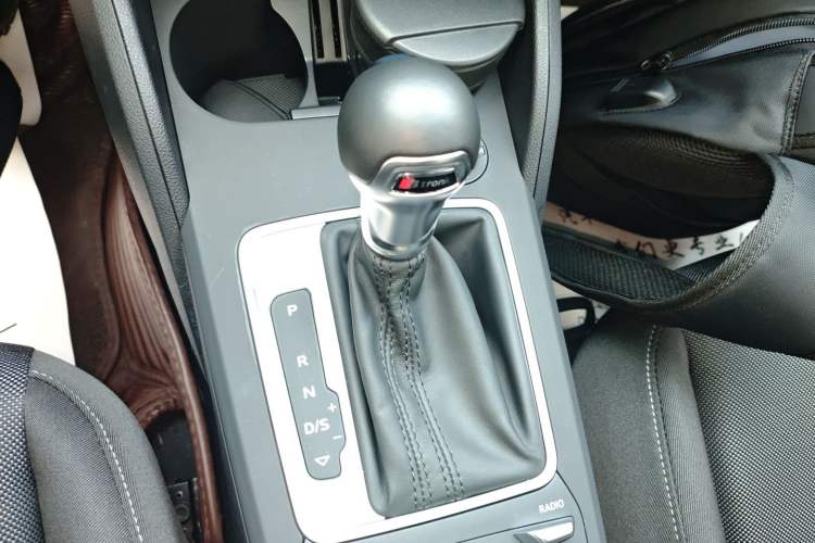 Used Audi Q2L 2021 35 TFSI Progressive Dynamic Edition Gear Lever