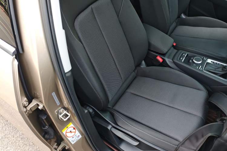 Used Audi Q2L 2021 35 TFSI Progressive Dynamic Edition Right Front Seat