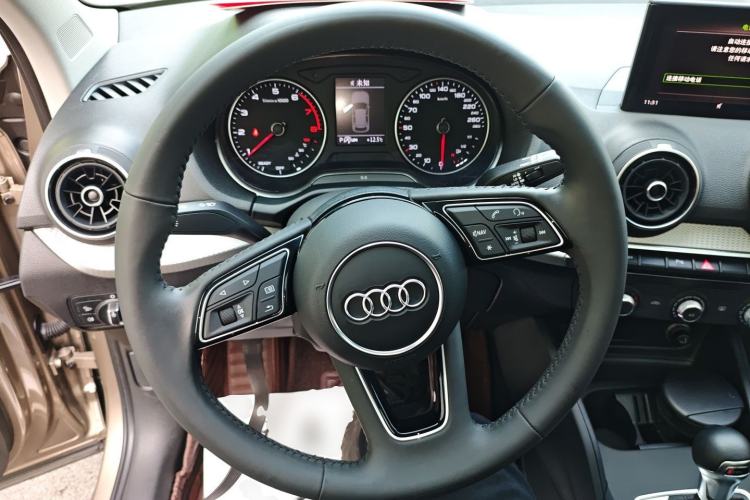 Used Audi Q2L 2021 35 TFSI Progressive Dynamic Edition Steering Wheel
