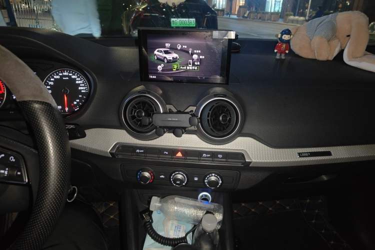 Used Audi Q2L 2021 35 TFSI Progressive Dynamic Edition Audio And AC Panel