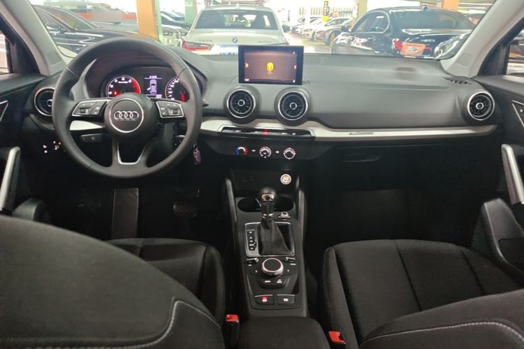 Used Audi Q2L 2021 35 TFSI Progressive Dynamic Edition Center Console
