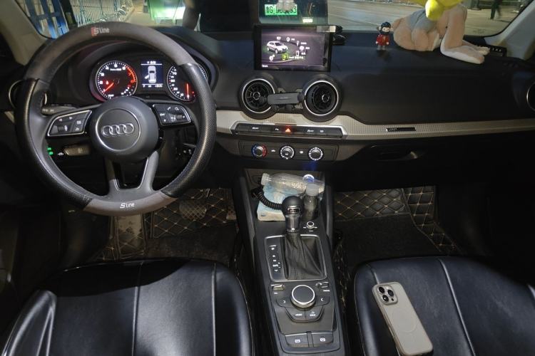 Used Audi Q2L 2021 35 TFSI Progressive Dynamic Edition Center Console