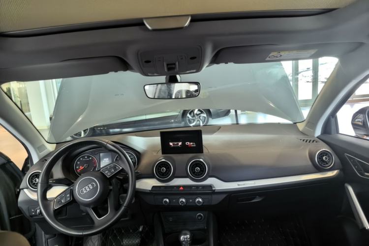 Used Audi Q2L 2021 35 TFSI Progressive Dynamic Edition Center Console