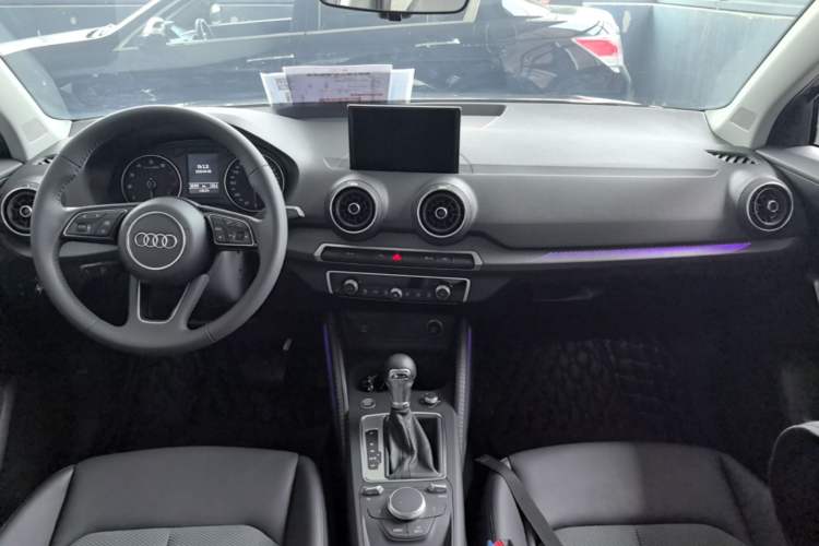 Used Audi Q2L 2021 35 TFSI Fashionable and Elegant Model Center Console