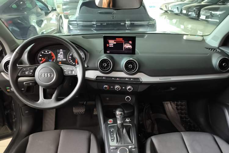 Used Audi Q2L 2021 35 TFSI Progressive Dynamic Edition Center Console