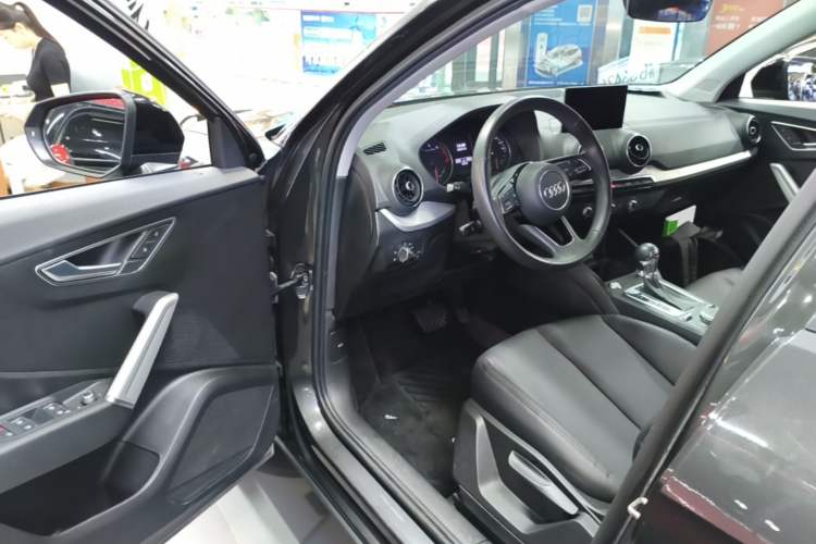 Used Audi Q2L 2021 35 TFSI Progressive Dynamic Edition Driver Seat