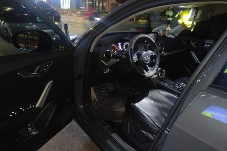 Used Audi Q2L 2021 35 TFSI Progressive Dynamic Edition Driver Seat