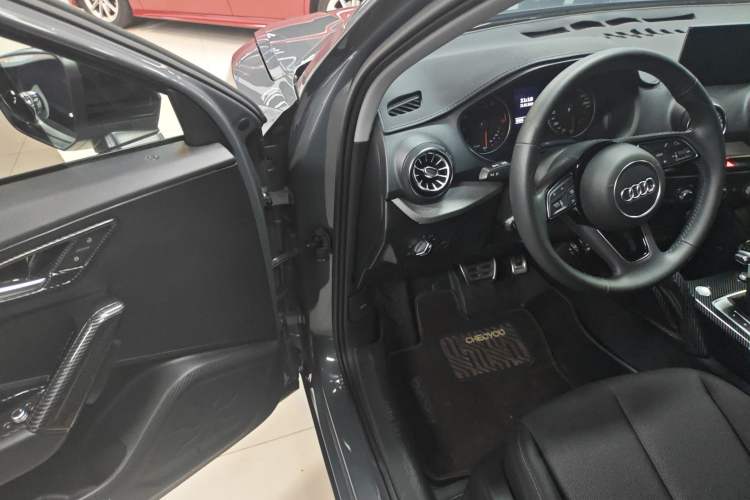 Used Audi Q2L 2021 35 TFSI Progressive Dynamic Edition Driver Seat