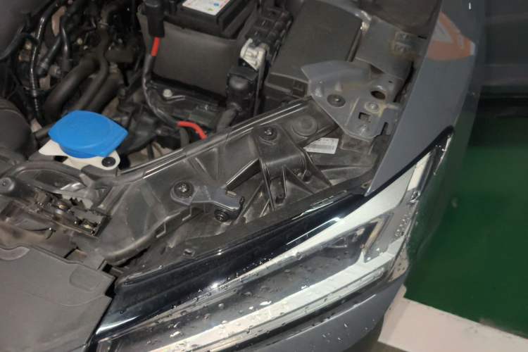 Used Audi Q2L 2021 35 TFSI Fashion Dynamic Model Engine Bay Left