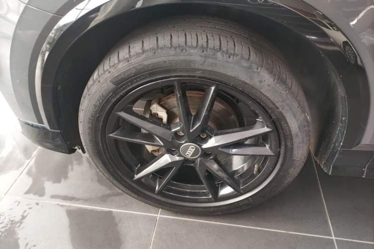 Used Audi Q2L 2021 35 TFSI Progressive Dynamic Edition Exterior 4