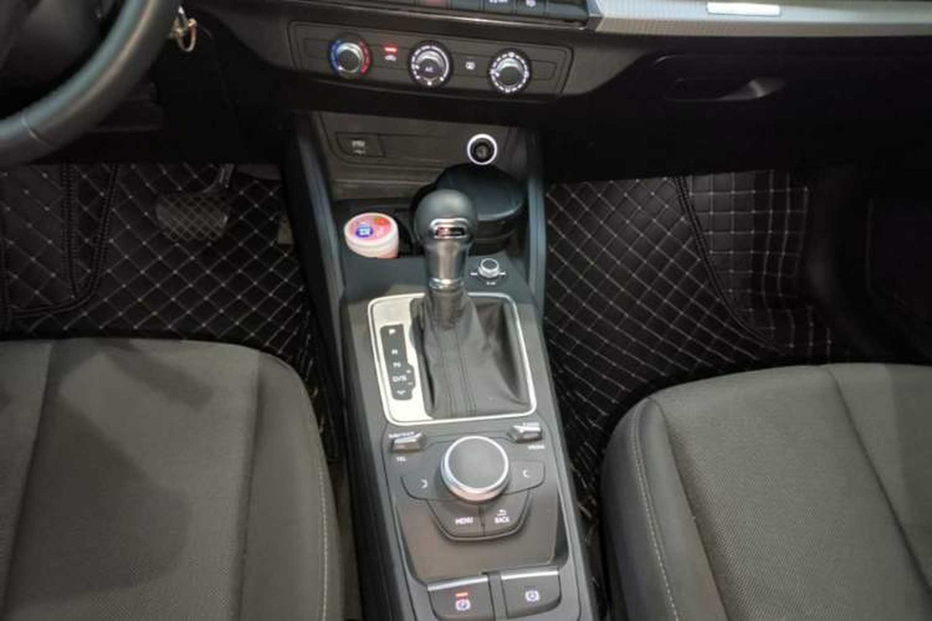 Used Audi Q2L 2021 35 TFSI Progressive Dynamic Edition Gear Lever