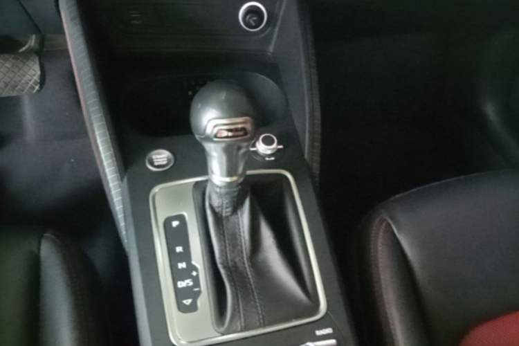 Used Audi Q2L 2021 35 TFSI Fashion Dynamic Model Gear Lever