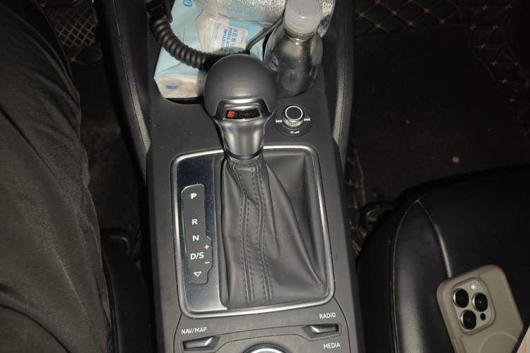 Used Audi Q2L 2021 35 TFSI Progressive Dynamic Edition Gear Lever