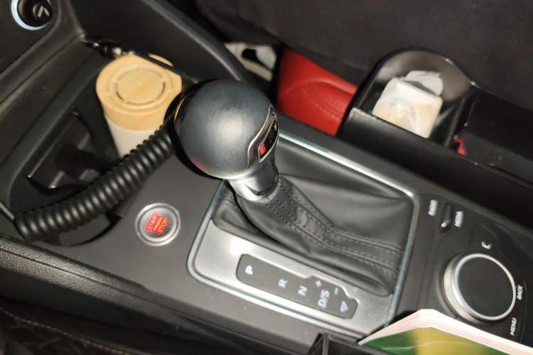 Used Audi Q2L 2021 35 TFSI Progressive Dynamic Edition Gear Lever