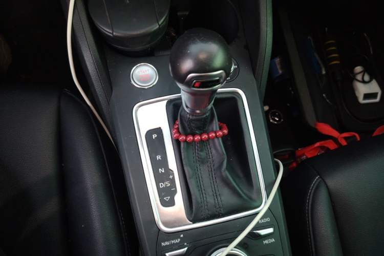 Used Audi Q2L 2021 35 TFSI Progressive Dynamic Edition Gear Lever