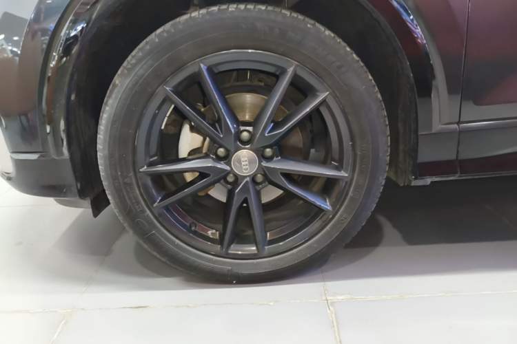 Used Audi Q2L 2021 35 TFSI Progressive Dynamic Edition Left Front Wheel Hub