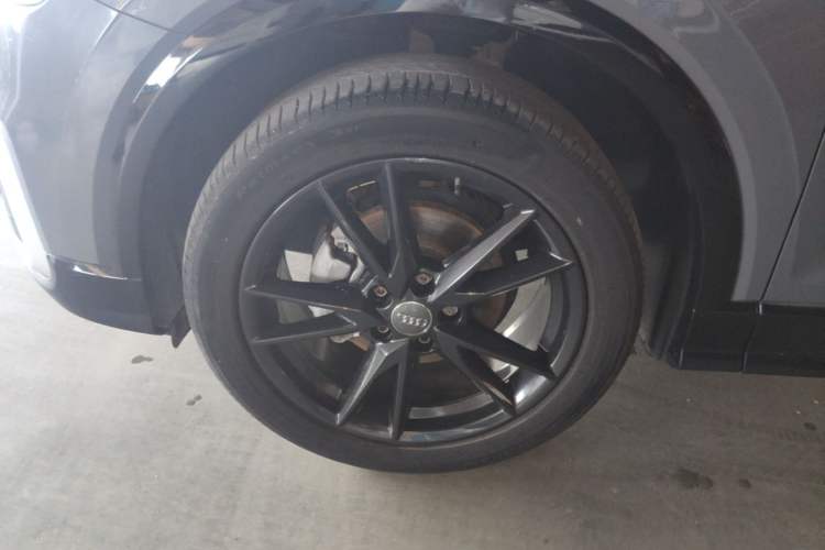 Used Audi Q2L 2021 35 TFSI Progressive Dynamic Edition Left Front Wheel Hub