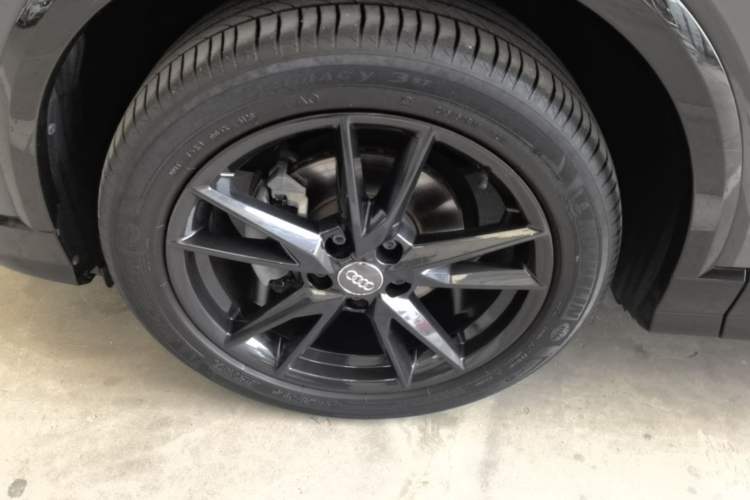 Used Audi Q2L 2021 35 TFSI Progressive Dynamic Edition Left Front Wheel Hub