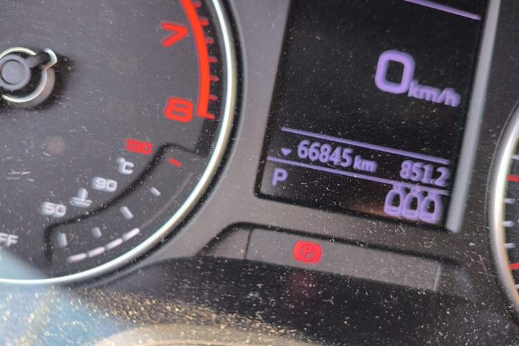 Used Audi Q2L 2021 35 TFSI Fashion Dynamic Model Odometer Close Up