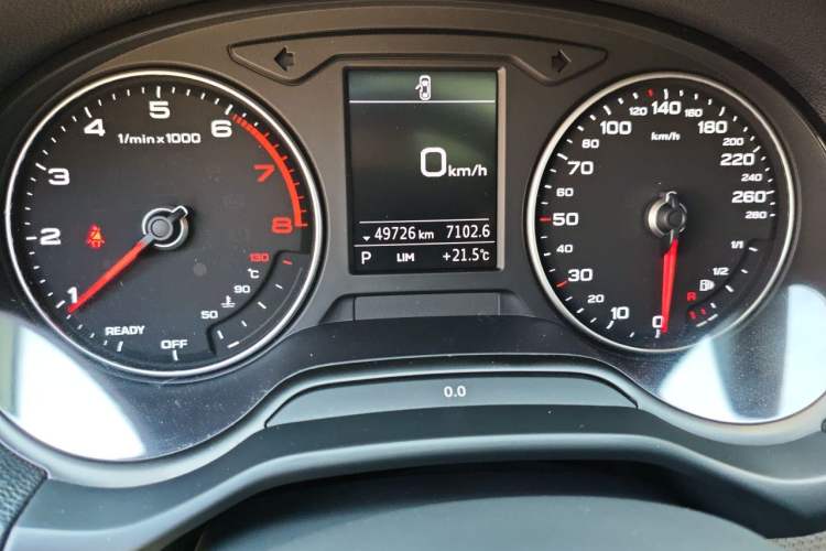 Used Audi Q2L 2021 35 TFSI Progressive Dynamic Edition Odometer Close Up