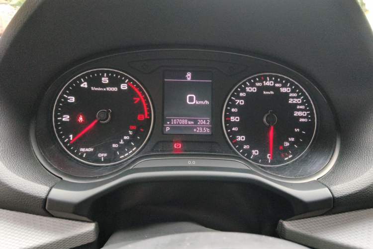 Used Audi Q2L 2021 35 TFSI Progressive Dynamic Edition Odometer Close Up