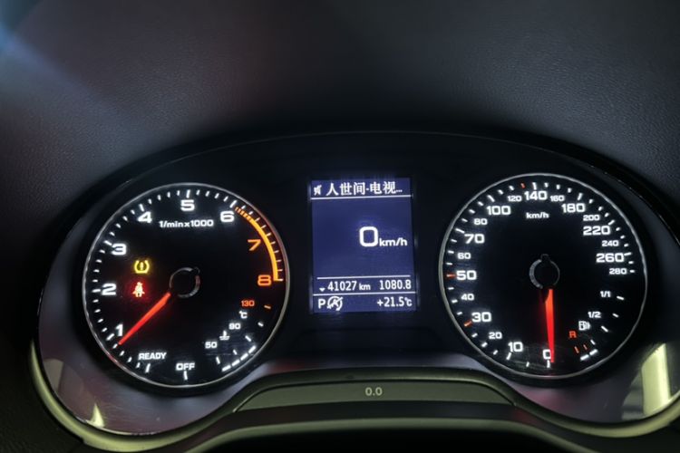 Used Audi Q2L 2021 35 TFSI Fashion Dynamic Model Odometer Close Up