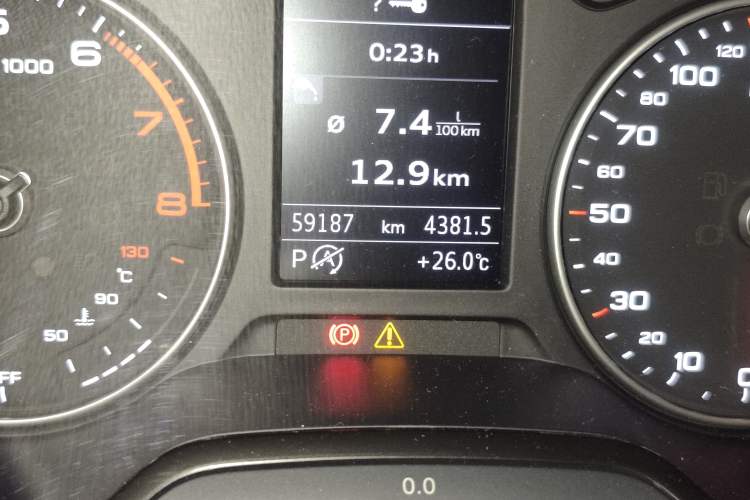 Used Audi Q2L 2021 35 TFSI Fashion Dynamic Model Odometer Close Up