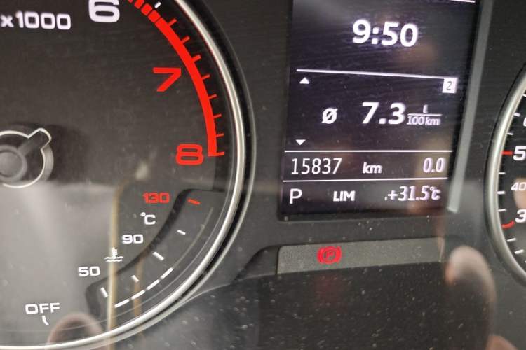 Used Audi Q2L 2021 35 TFSI Progressive Dynamic Edition Odometer Close Up
