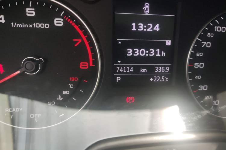 Used Audi Q2L 2021 35 TFSI Progressive Dynamic Edition Odometer Close Up