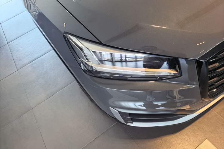 Used Audi Q2L 2021 35 TFSI Progressive Dynamic Edition Right Front Headlight