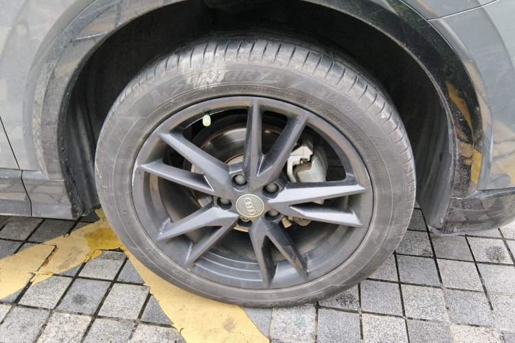 Used Audi Q2L 2021 35 TFSI Progressive Dynamic Edition Right Front Wheel Hub
