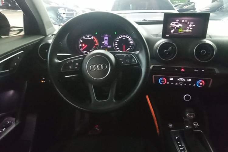 Used Audi Q2L 2021 35 TFSI Fashion Dynamic Model Steering Wheel