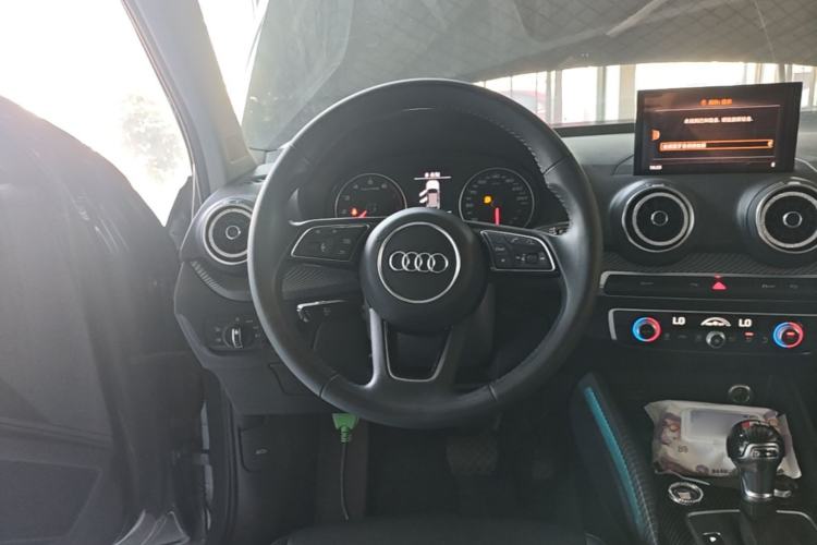 Used Audi Q2L 2021 35 TFSI Fashionable and Elegant Model Steering Wheel